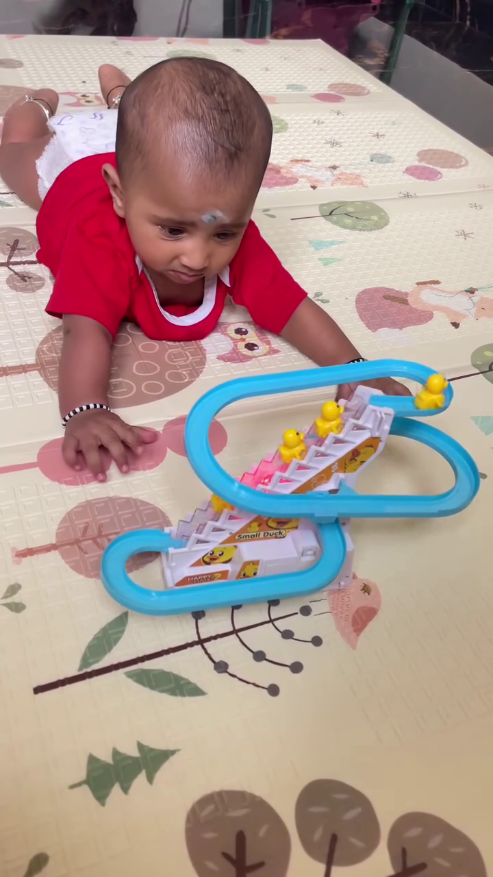 Adorable Duck Climbing Stair Toy – Endless Moving Fun for Babies