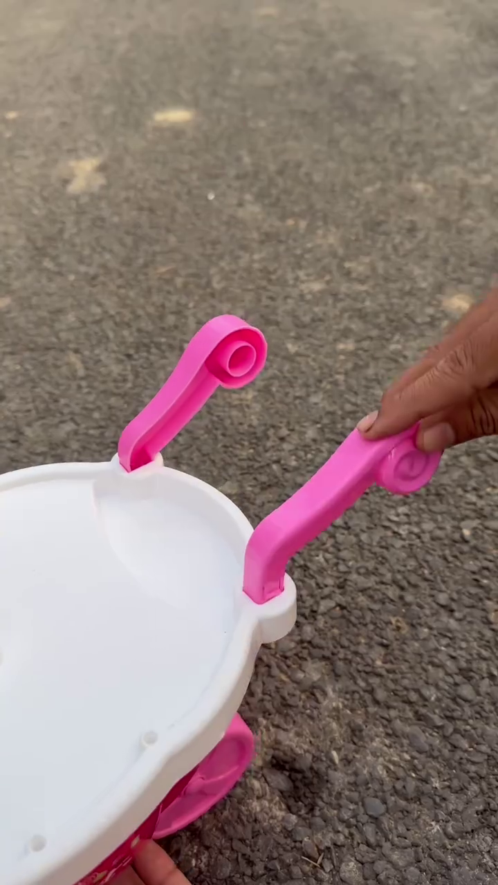 Fun Wiggle Ride-On Car – Self-Driving Toy for Kids