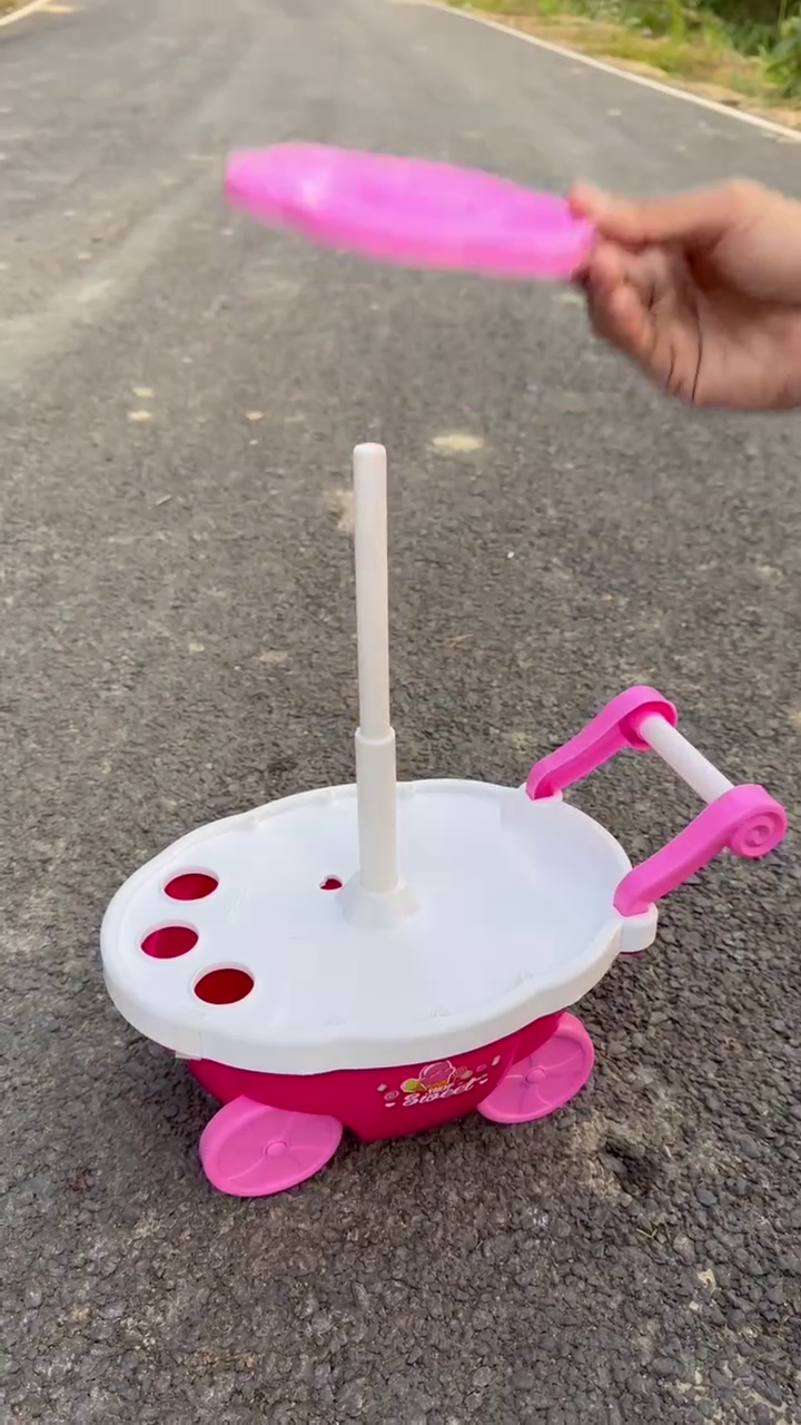 Fun Wiggle Ride-On Car – Self-Driving Toy for Kids