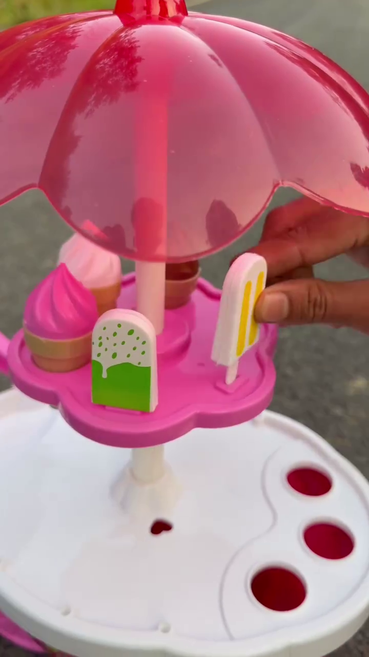 Fun Wiggle Ride-On Car – Self-Driving Toy for Kids