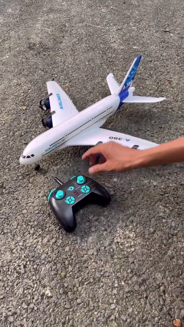 Remote Control Airplane Toy – Exciting Flying Adventure for Kids