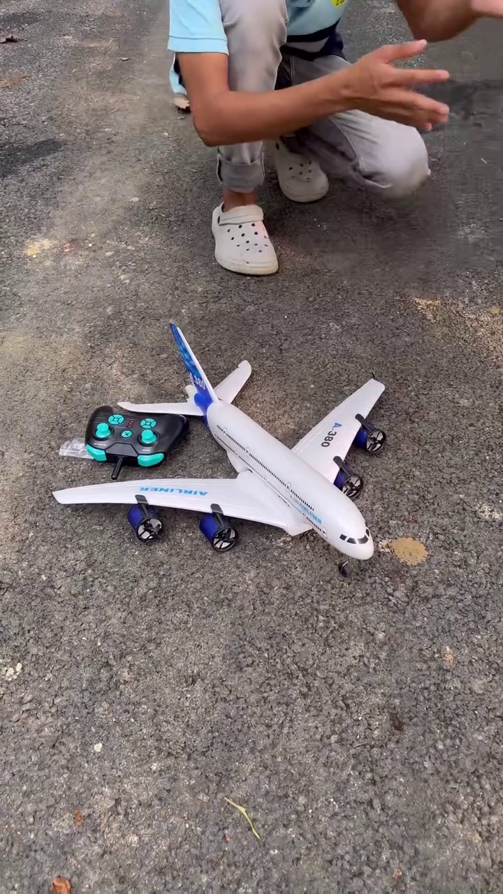 Remote Control Airplane Toy – Exciting Flying Adventure for Kids