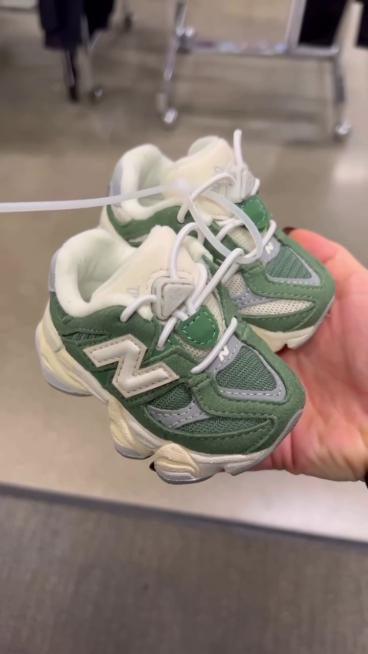 Stylish Kids Sport Sneakers – Comfortable & Trendy