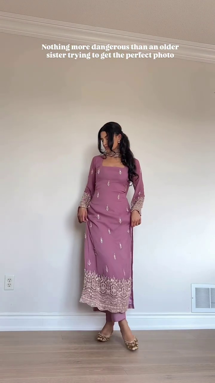 Elegant Mauve Embroidered Suit Set with Dupatta – Sophisticated Ethnic Wear