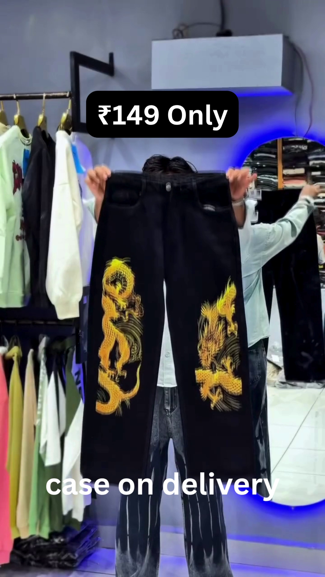 Trendy Printed Denim Jeans with Graphic Design – Bold Street Style Look