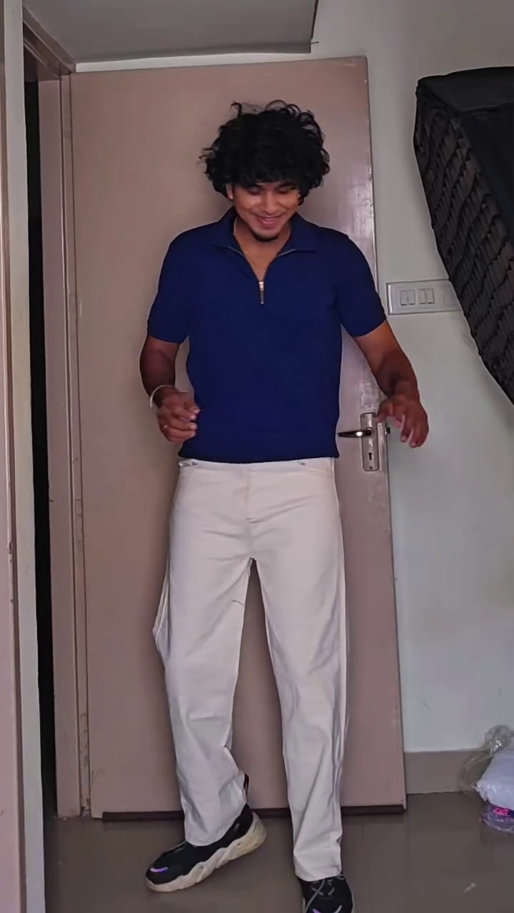 Casual Blue Polo T-Shirt with White Trousers – Smart Everyday Men’s Style