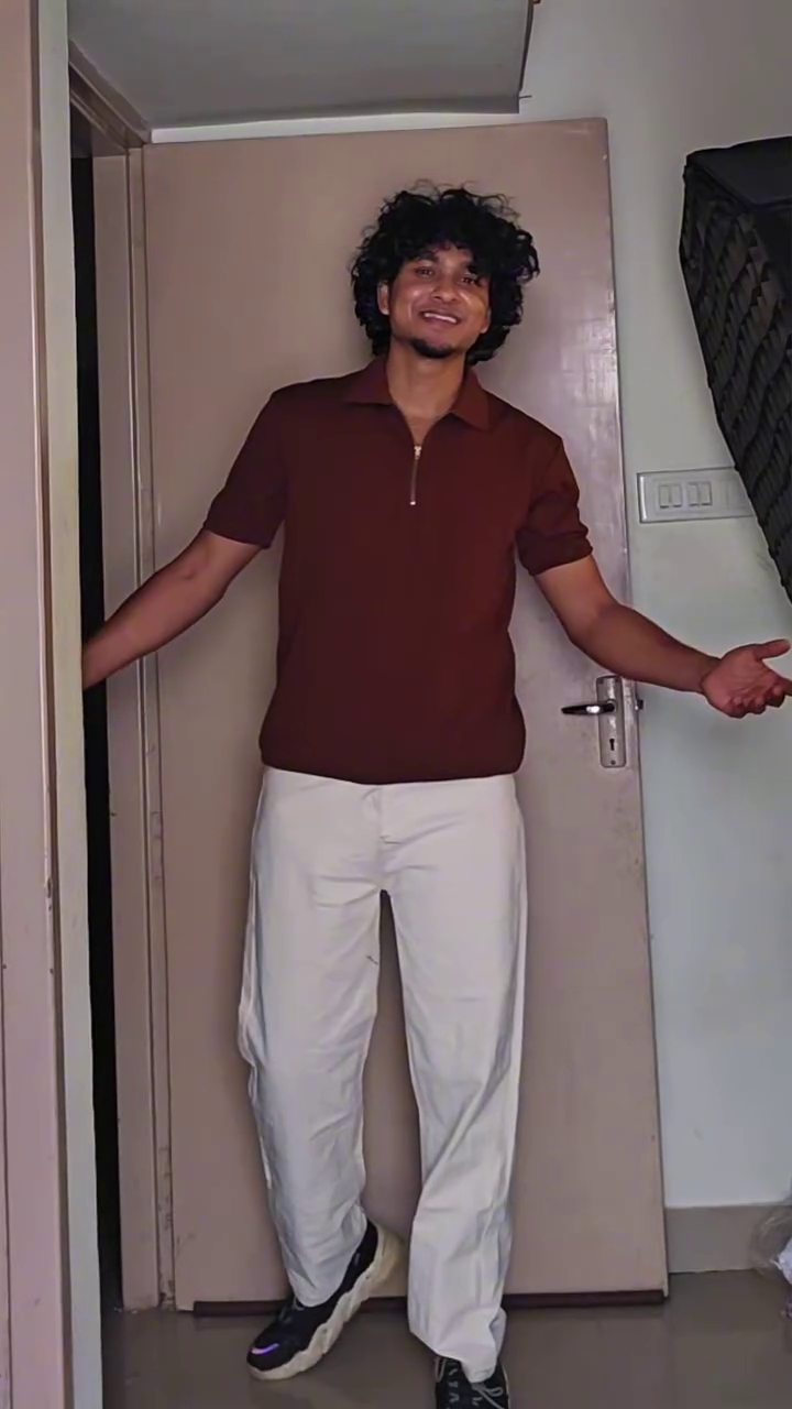 Casual Blue Polo T-Shirt with White Trousers – Smart Everyday Men’s Style